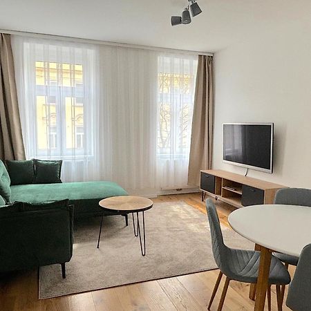 Traumhafte Wohnung Fuer 3, Grosszuegig, Walk In Dusche เวียนนา ภายนอก รูปภาพ